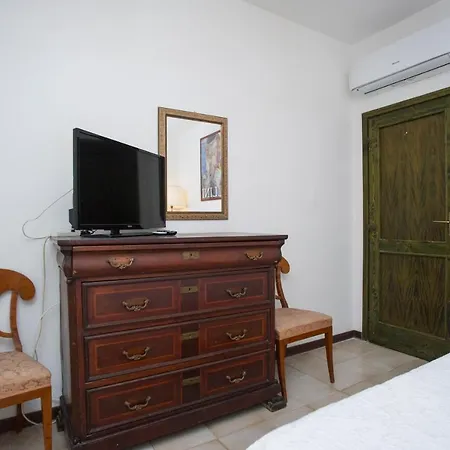 Tiziana In מרינה די קמפו