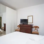Tiziana In *